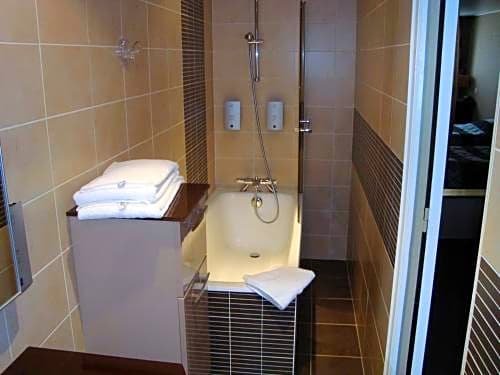 Фото Logis Hôtel de la Croix d'Or