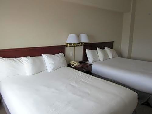 Фото Royal Oak Inn And Suites & Rv Park