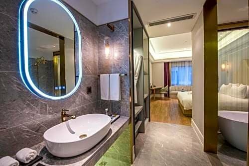 Гостиница Mercure Shanghai Jiuting