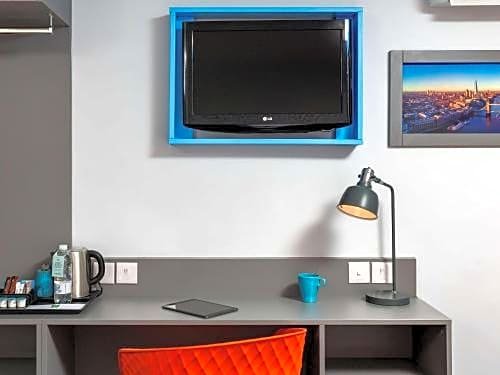 Фото Ibis Styles London Croydon