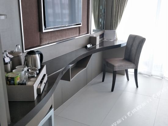 Фото Centara Azure Hotel Pattaya