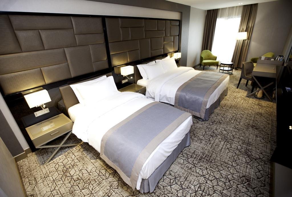 Фото Wyndham Grand Tbilisi