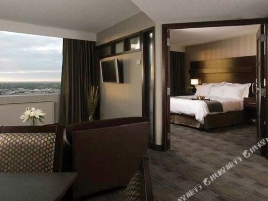 Фото Canad Inns Destination Centre Club Regent Casino Hotel