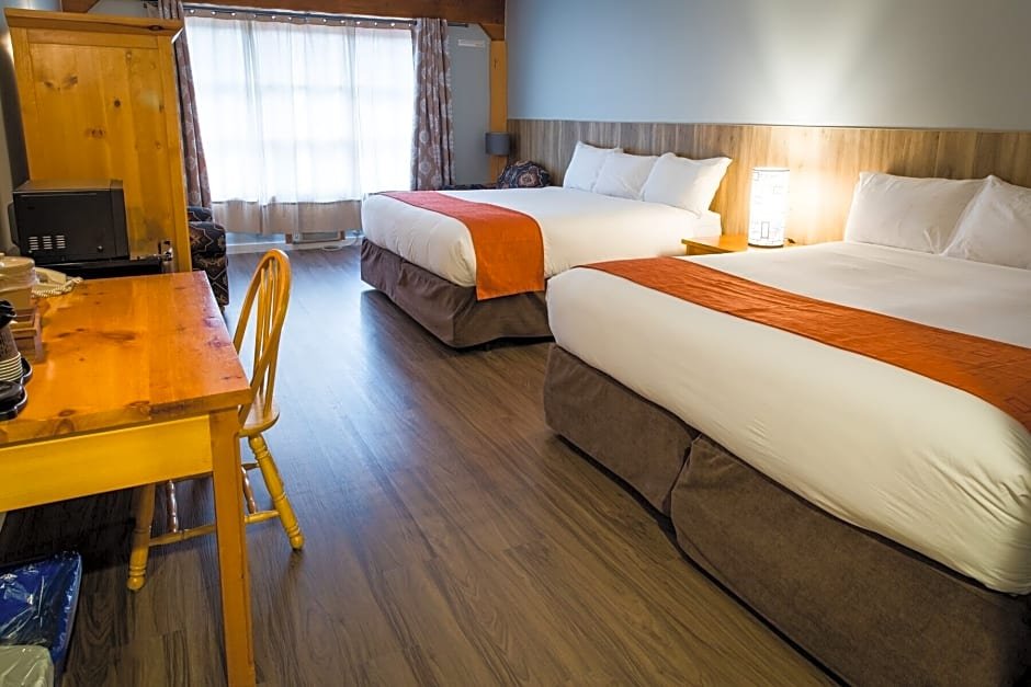 Фото Glacier House Resort