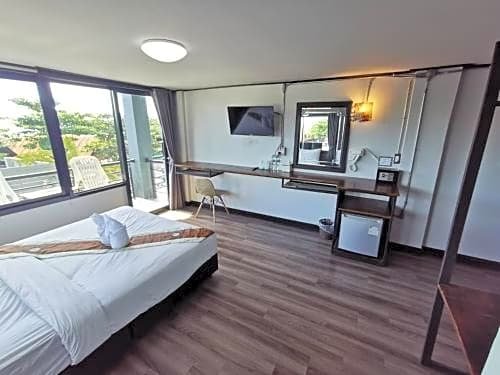 Фото Pimpimarn Beach Hotel