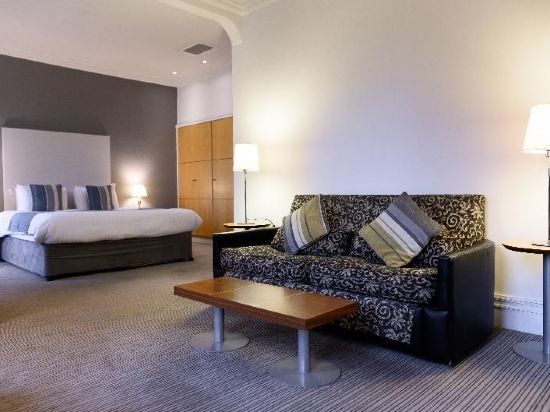 Фото The Angel Hotel