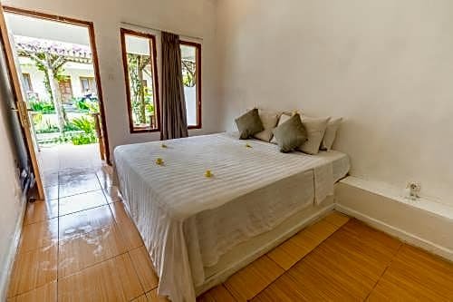 Фото Kuta Baru Hotel