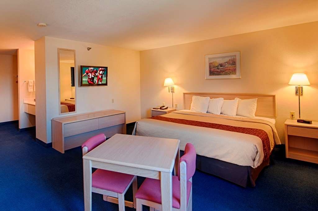 Фото Red Roof Inn Holton