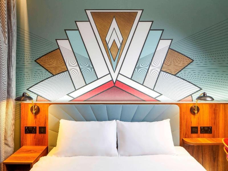 Фото Ibis Styles London Heathrow East