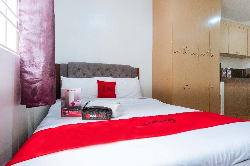 Фото RedDoorz Plus near Robinsons Place Manila