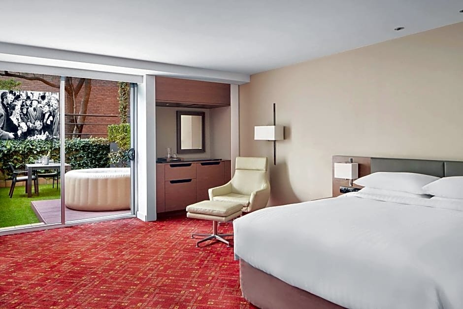 Фото Melbourne Marriott Hotel