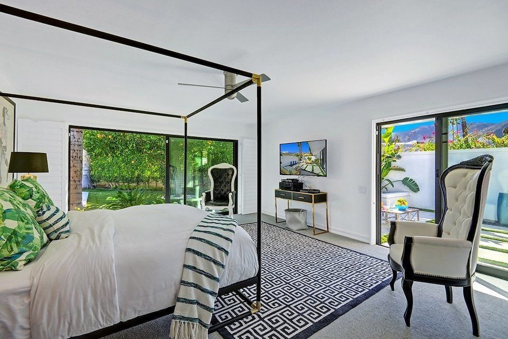 Фото 511 E Sierra Way Home by RedAwning