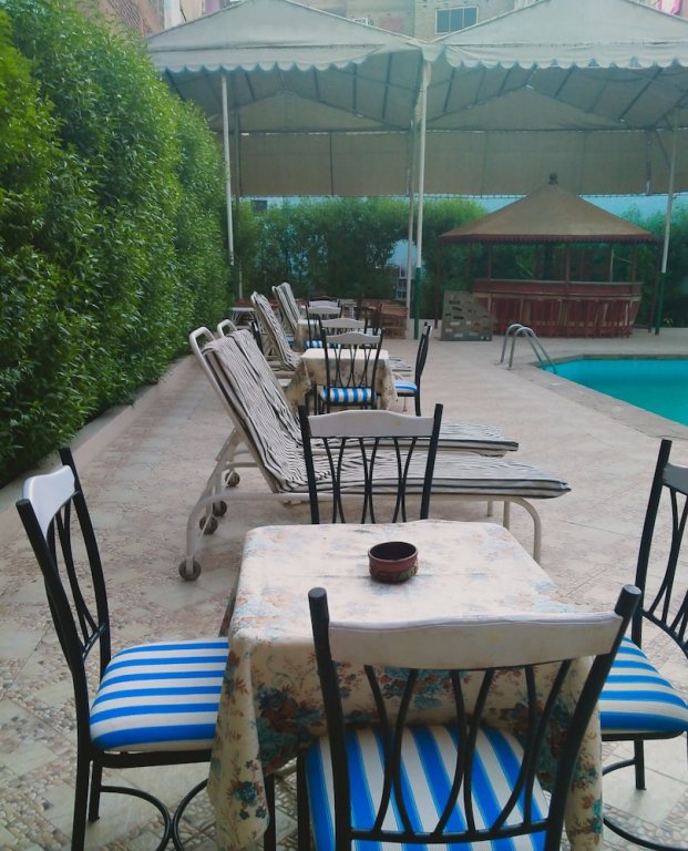 Фото Shady Hotel