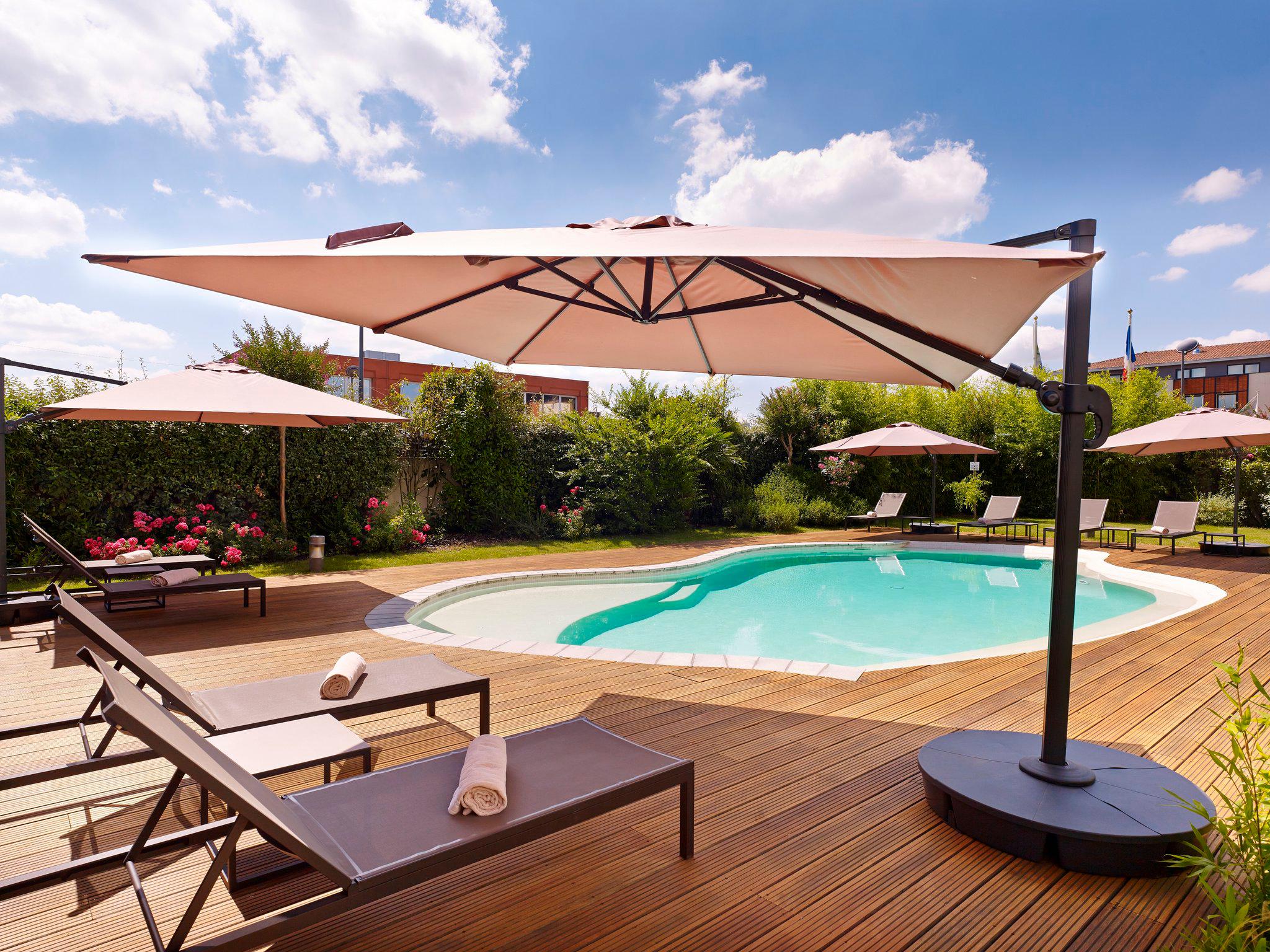 Фото Holiday Inn Express Toulouse Airport