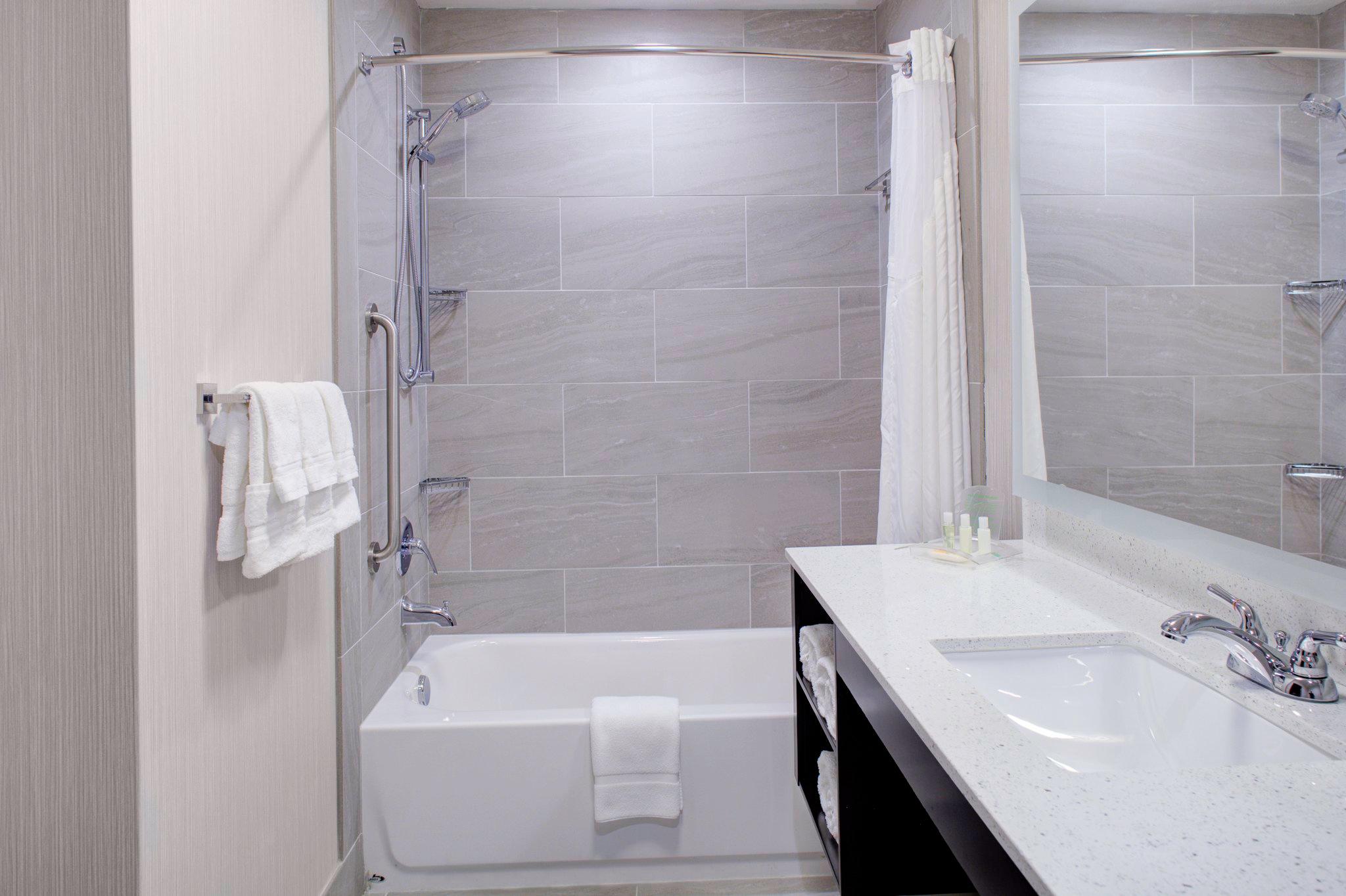 Фото Holiday Inn Windsor Wine Country, an Ihg Hotel