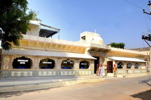 Фото отеля 1