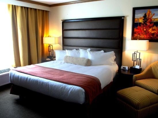 Фото Camrose Resort & Casino