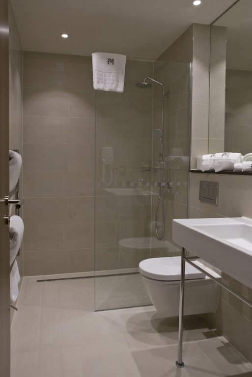Фото Morton Hotel