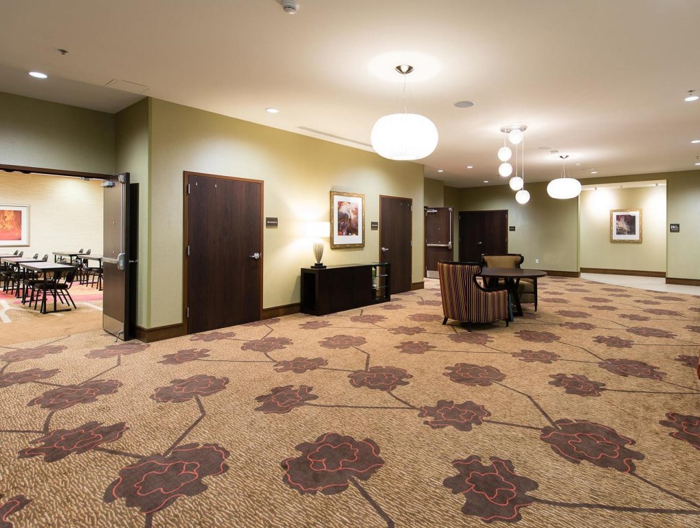 Фото Hilton Garden Inn Charlotte Airport