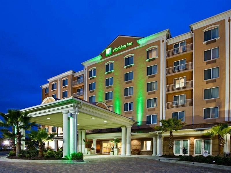 Гостиница Holiday Inn & Suites Lake City, an Ihg Hotel