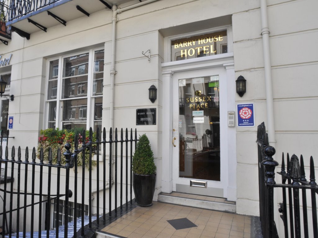 Фото Barry House