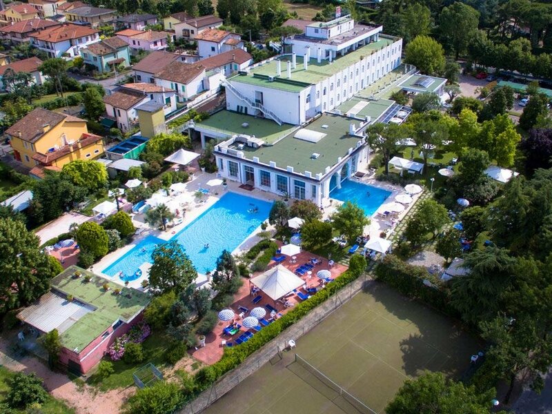 Гостиница Bellavista Terme Resort & SPA в Монтегротто-Терме