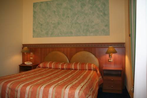 Фото Hotel Kristall