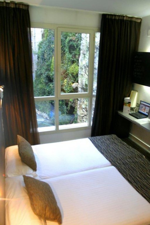 Фото Petit Palace Plaza España