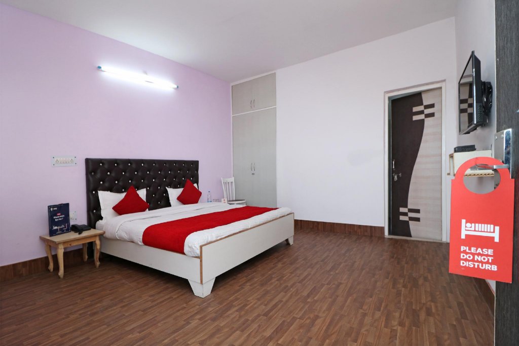 Фото Oyo 15022 Snow Point Inn