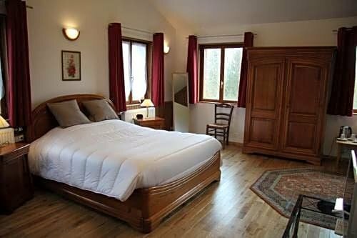 Гостиница Hotel Les Charmilles De Mormal в Авене-сюр-Эльпе