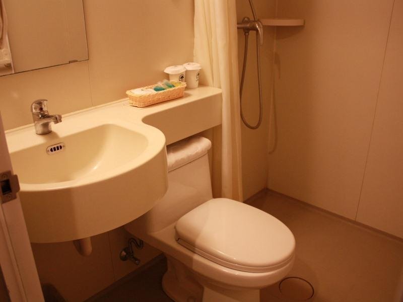 Фото GreenTree Inn ShanDong QingDao Railway Station East Square PiChaiYuan Express Hotel