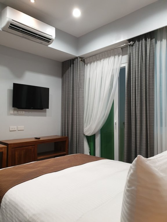 Фото Leez Inn Makati