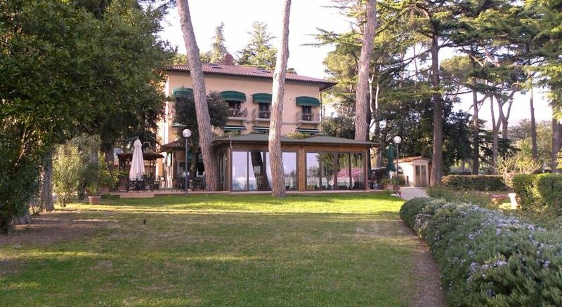 Гостиница Hotel Kursaal - Umbria