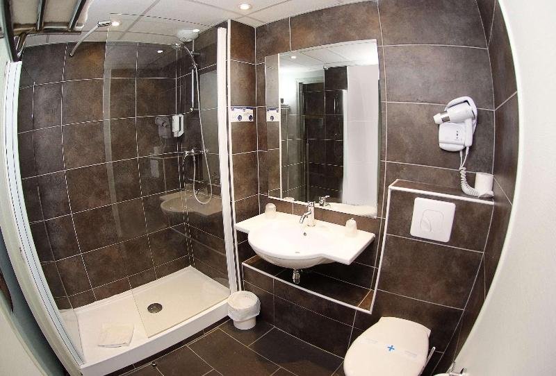 Фото Hôtel Kyriad La Rochelle Centre Ville