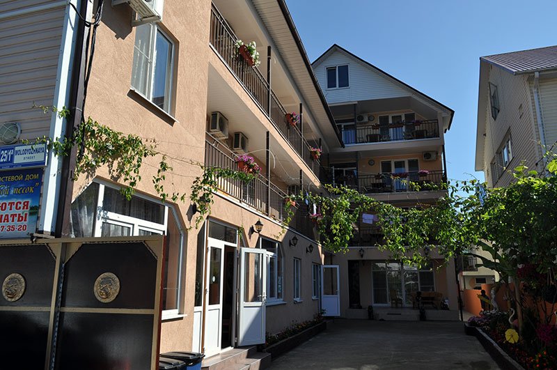 Фото отеля 1