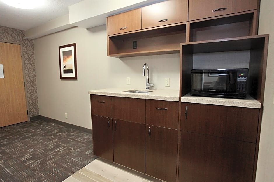 Фото Best Western Plus Cottontree Inn