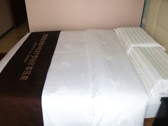 Фото China Electronics Huajing Business Hotel