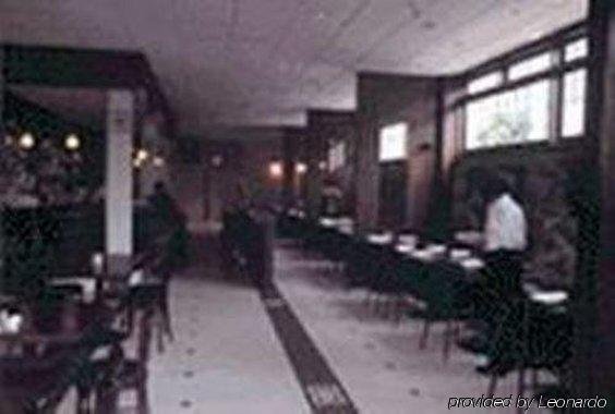 Фото Embassy Hotel