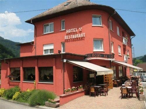 Гостиница Logis Hôtel Restaurant Au Bois le Sire в Сене-Дье-де-Во