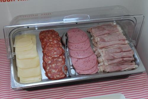 Фото Inn Possible Lisbon Hostel