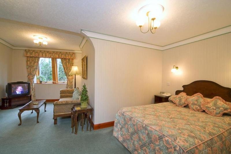 Фото Falls of Lora Hotel