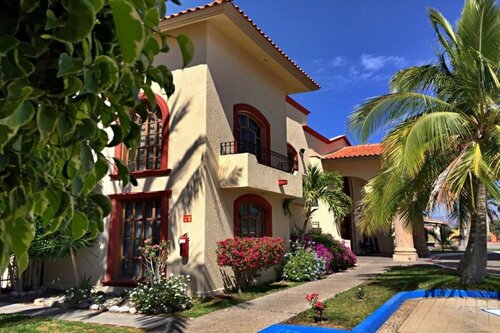 Гостиница Grand Plaza La Paz Hotel And Suites в Ла-Пас
