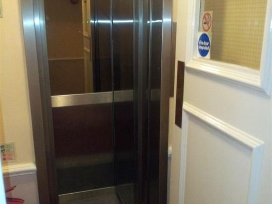 Фото West Cromwell Hotel