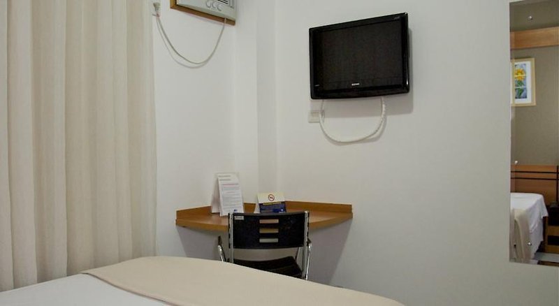 Фото Delcas Hotel