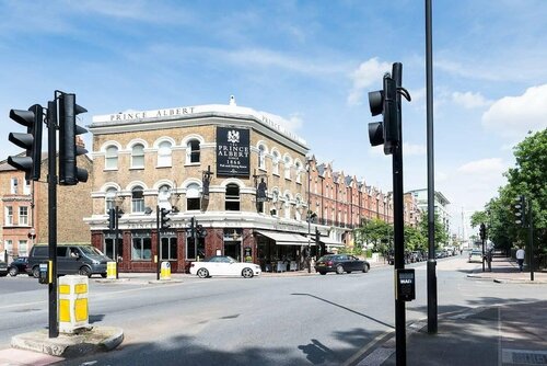 Stylish 2br Flat next to Battersea Park