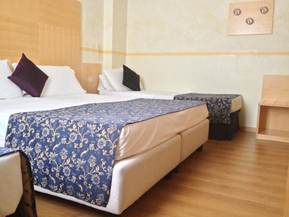 Фото Hotel Floris