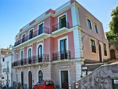 Внешний вид отеля Capri Inn в Капрях, фото 2