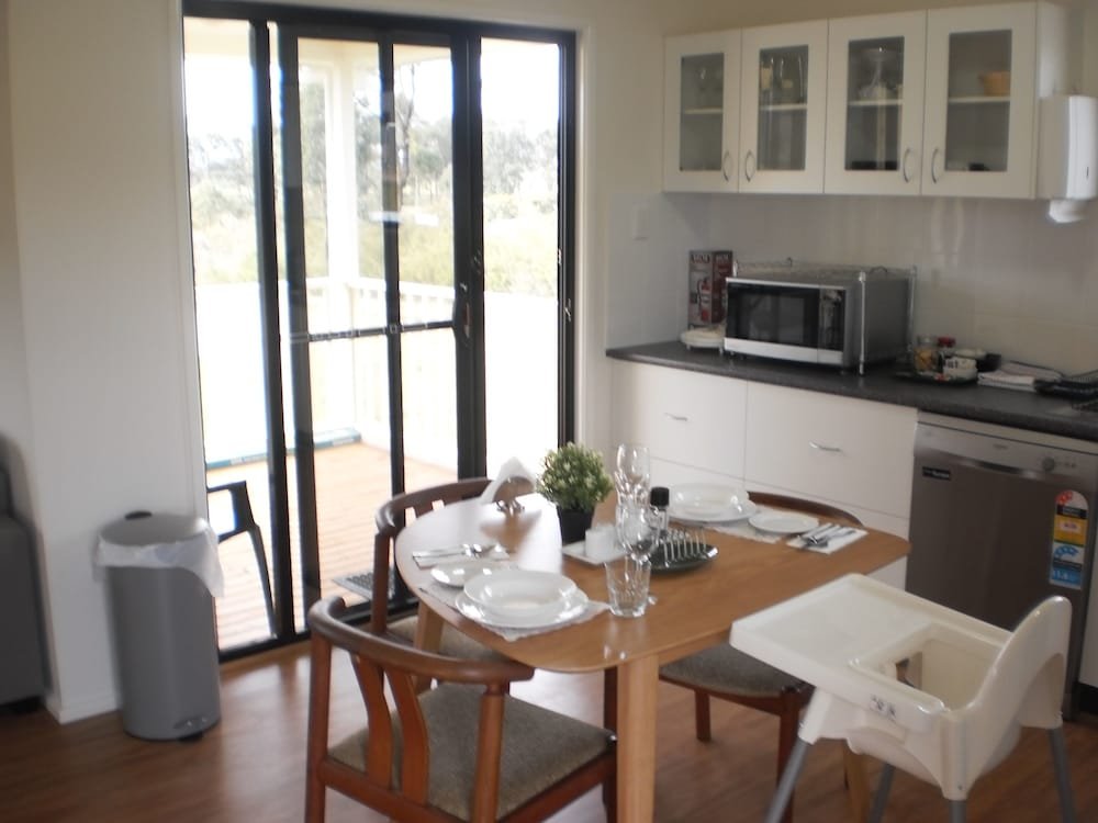 Фото Riverdowns Cottage