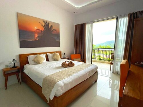 Гостиница The Happinezz Hills Hotel Karimunjawa