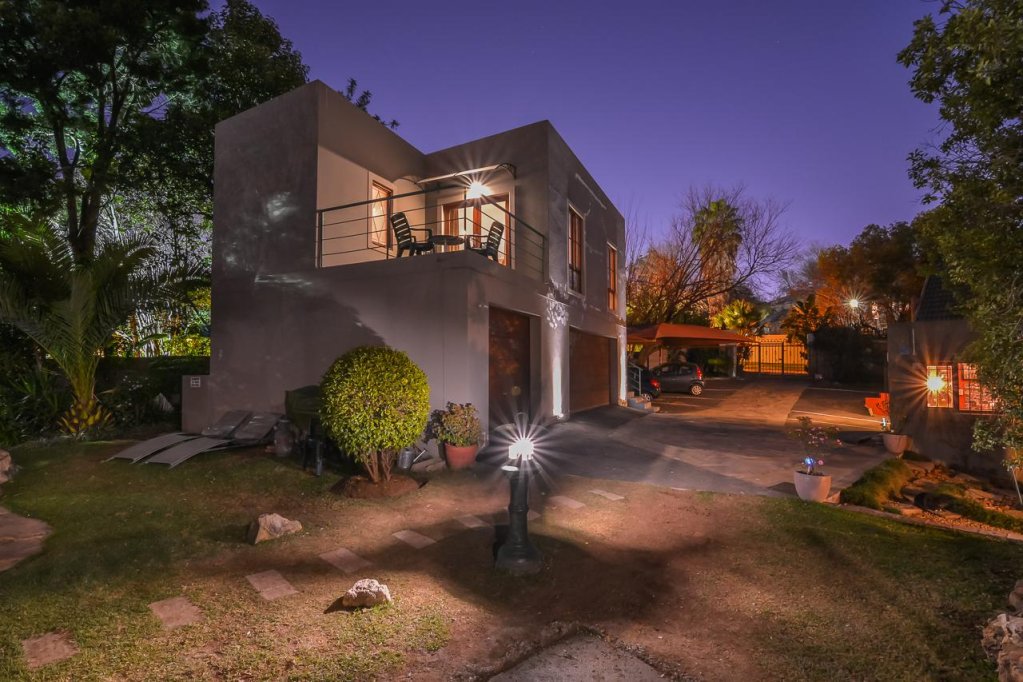 Фото Moonflower Cottages